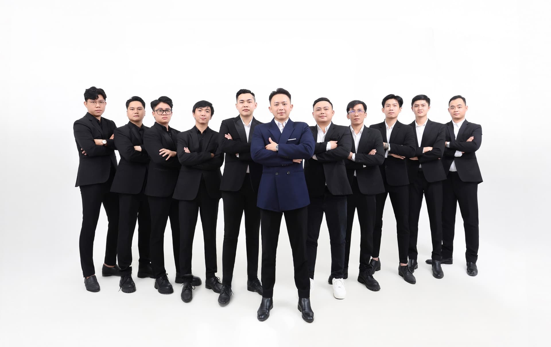 Đội ngũ OneZ Digital — 11 chuyên viên Performance Marketing